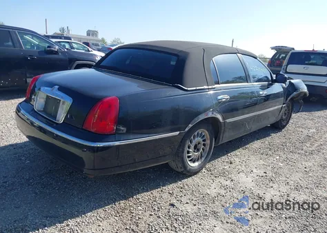 2001 Lincoln Town Car Signature from USA, damaged, VIN 1LNHM82W81Y715016